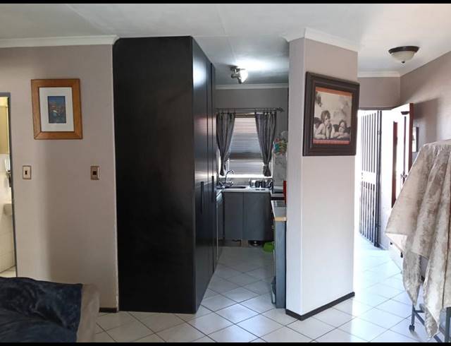 2 BEDROOM TOWNHOUSE FOR SALE IN SOUTH CREST